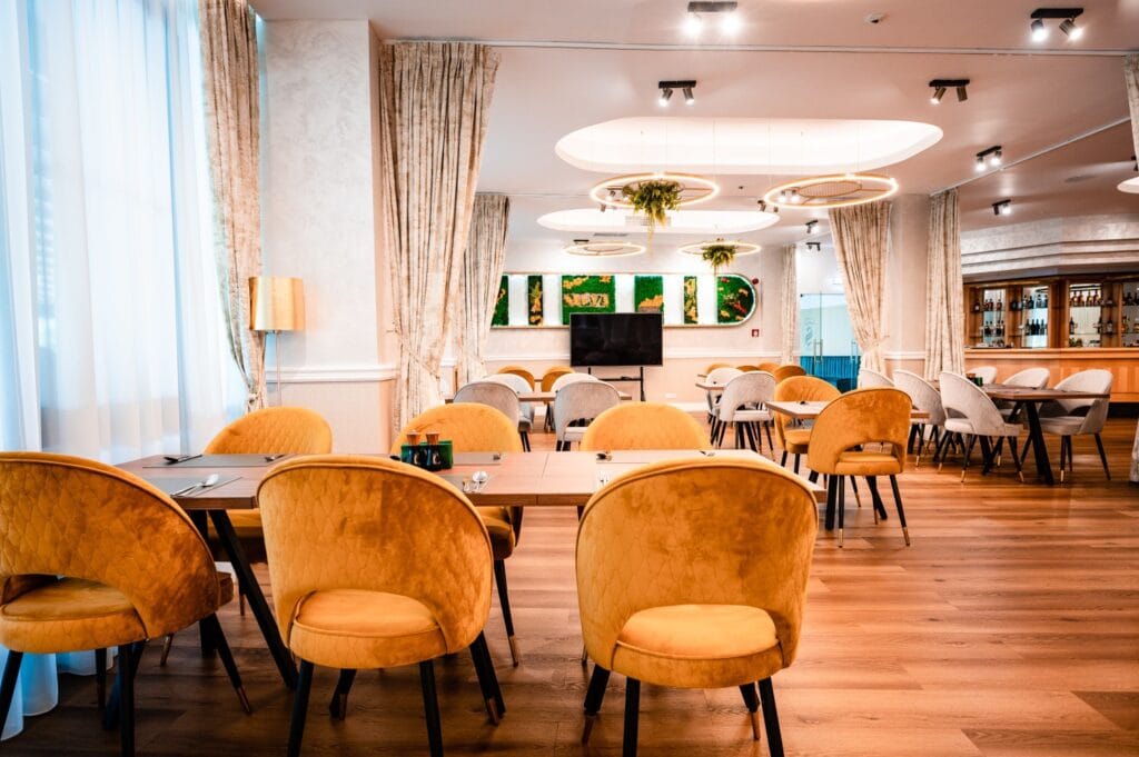 conferințe și evenimente